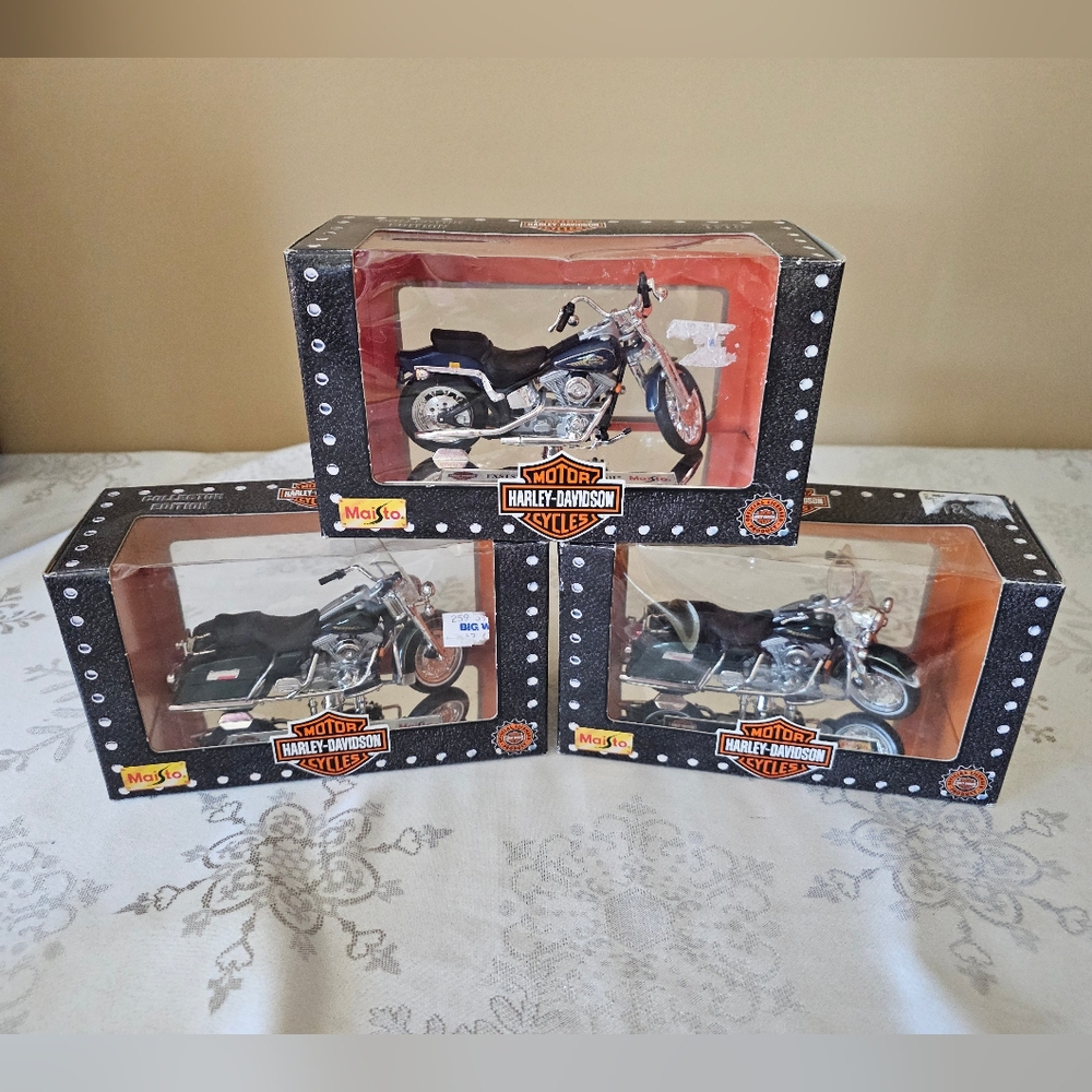 Maisto Harley-Davidson Diecast Motorcycle Set Of 3, Size  1:18  Year 1997